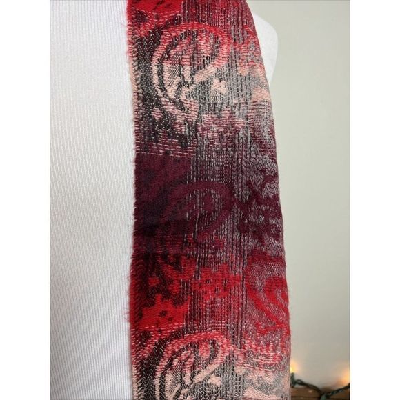 NWT Steve Madden Mid Weight Ombre Red Paisley Muffler Scarf $42 - Picture 4 of 6